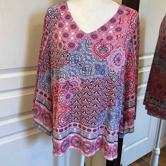 Chico's Tops - Chicos women’s top- see sizing chart in pictures